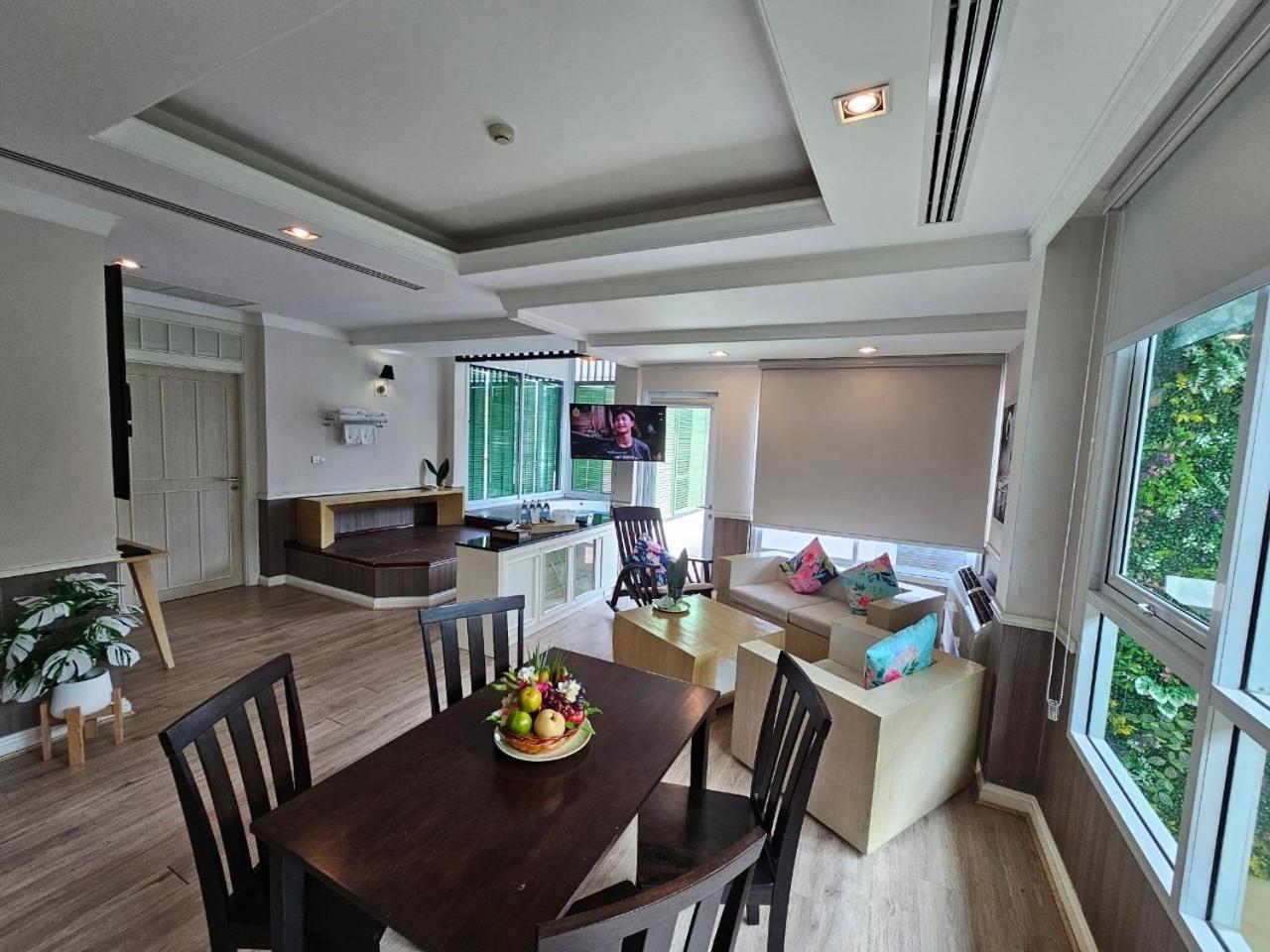 A-Te Chumphon Hotel - Sha Plus Екстериор снимка